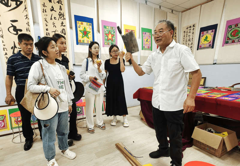 书画创作：传统艺术在当代生活中的绽放