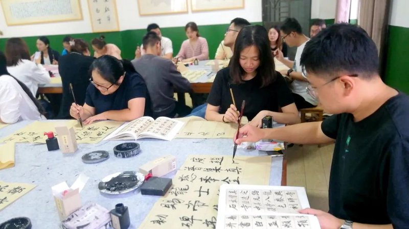 国粹文艺创作：传统文化与现代审美交织的乐章